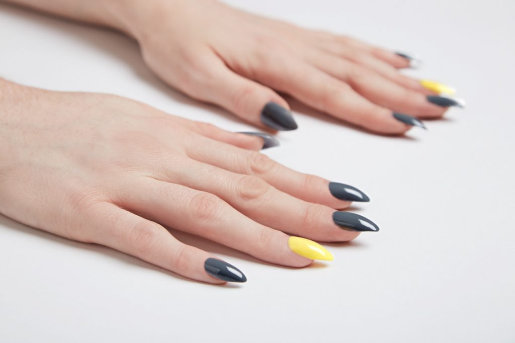 Takma Tırnak Nasıl Takılır ve Çıkarılır? Nelere Dikkat